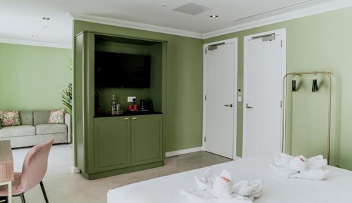 Habitación Deluxe con 1 cama doble o 2 individuales, balcón