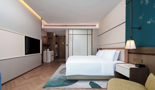 Habitación ejecutiva, 1 cama de matrimonio grande, Acceso al salón del club, vistas al lago