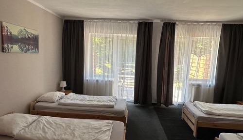 Habitación cuádruple económica, vistas al jardín