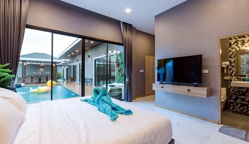 Villa, vistas a la piscina