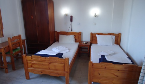 Habitación Deluxe con 1 cama doble o 2 individuales, balcón, vistas al patio