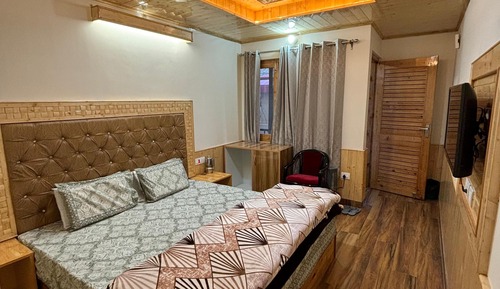 Luxury Room, Balcony, Mountain View