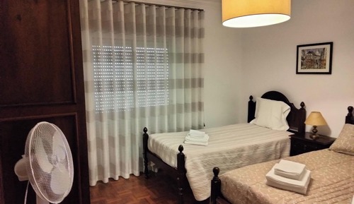 Habitación triple estándar, balcón, vistas al jardín
