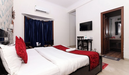 Habitación estándar, 1 cama de matrimonio grande, vistas a la ciudad