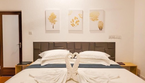 Habitación Deluxe con 1 cama doble o 2 individuales, balcón, vistas al jardín