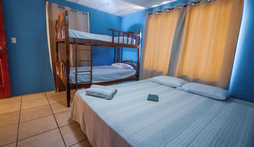 Habitación cuádruple estándar