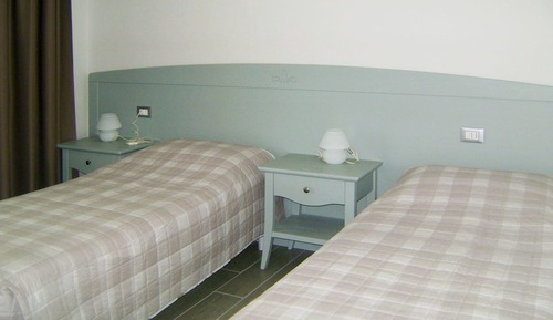 Habitación con 1 cama doble o 2 individuales, accesible para personas con discapacidad