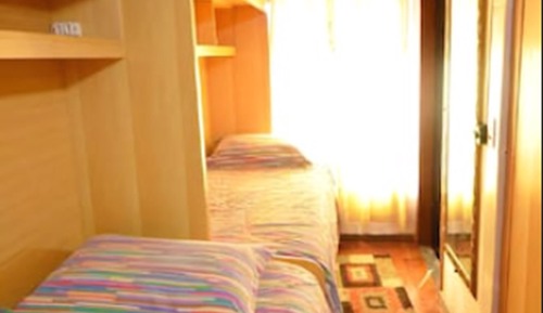 QUARTO QUINTUPLO COM BANHEIRO COMPARTILHADO