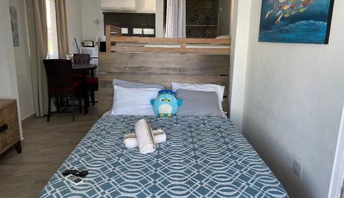 VA 102a Junior Ocean View Suite, 1 Full/Twin Size Bunk Bed, Ocean Front  Property