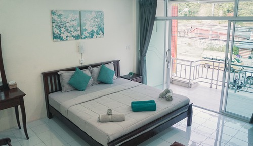 Estudio Deluxe, 1 cama de matrimonio grande, cocina básica, vistas a la montaña