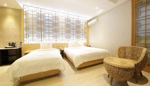 Premium Family Room (Interior Design of a Room is Randomly Assigned Upon Check-in)
