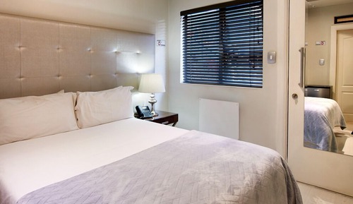 Estudio básico, 1 cama doble, cocina básica