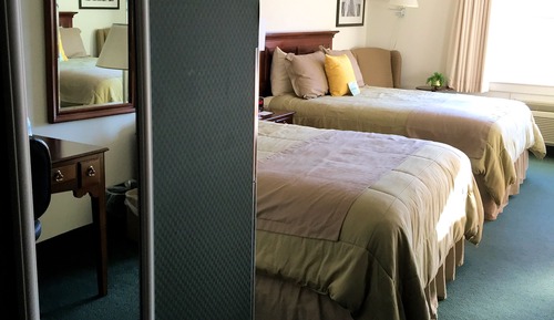 2 Queen Beds, 2nd Floor, No Pets