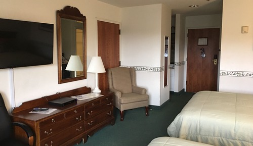 2 Queen Beds, 3rd Floor, No Pets