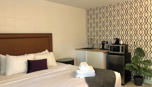 Suite estudio, 1 cama de matrimonio grande, cocina básica