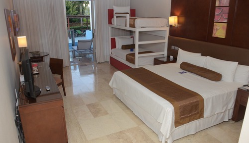 Habitación familiar, acceso a la piscina (Club)