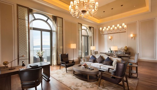 Suite Premier, acceso al Business Lounge, vistas al lago