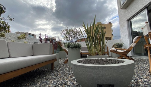 Suite con Terraza 1 King bed, 2 pax