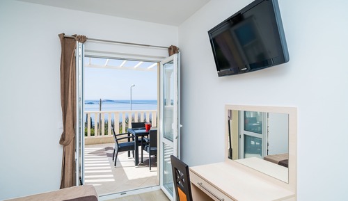 Apartamento (Two-Bedroom Apartment with Terrace)