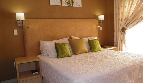 King/Twin Shower Kitchenette BNB