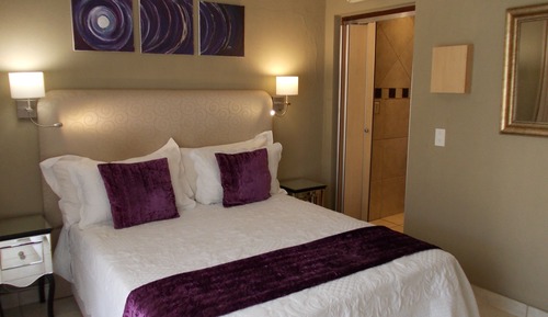 King/Twin Kitchenette BNB