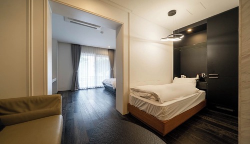 Suite Family Room