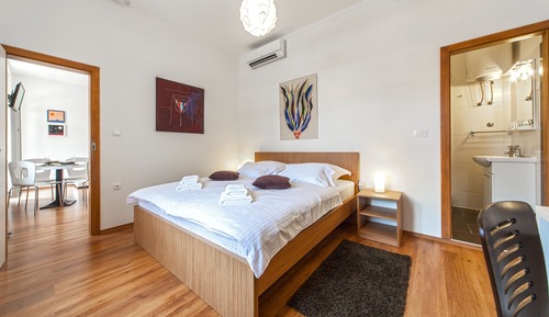 Apartamento superior, balcón, mirando al mar