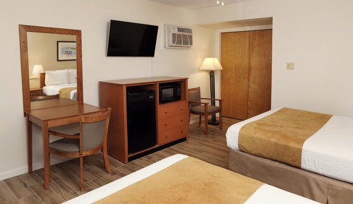 Habitación Deluxe, 2 camas de matrimonio (Motel Room with Ocean or Pool view)