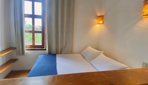 Habitación básica doble, varias camas, no fumadores