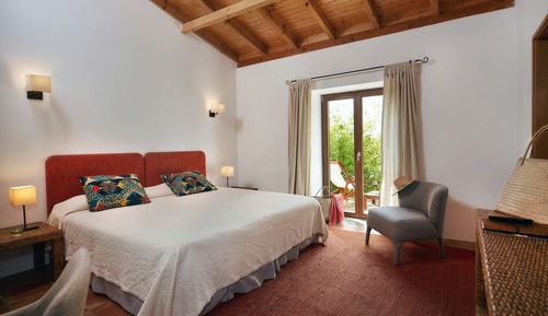Habitación estándar con 1 cama doble o 2 individuales, vistas al jardín