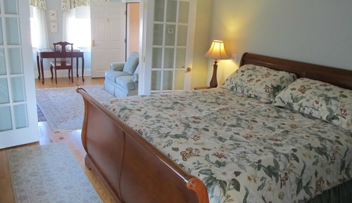 King Suite #5 with Sleeper Sofa, Generous walk in Shower