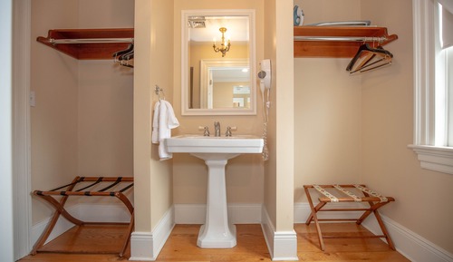 King Bed Suite #4 with Sleeper Sofa, Soaking tub with Shower, Water Views
