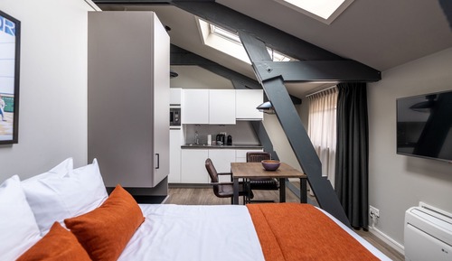 Medium Studio with Kitchen