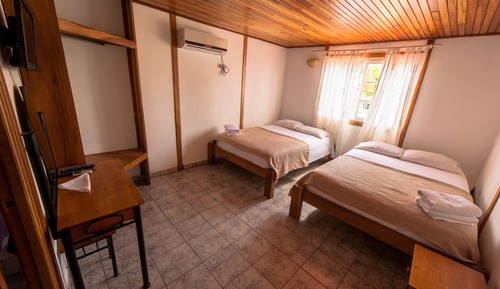 Habitación cuádruple, balcón