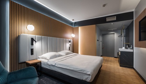 Loft superior, 1 cama de matrimonio grande (Garden view)