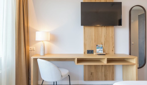 Habitación básica doble, 1 cama de matrimonio grande, vistas al patio (nrk)