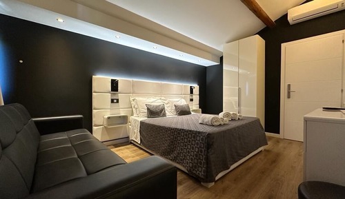 Habitación triple estándar (shower  with hydromassage)