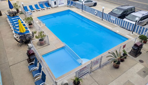 Suite Deluxe, 1 habitación, cocina básica, vistas a la piscina