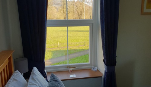 Suite, baño privado, vistas al jardín