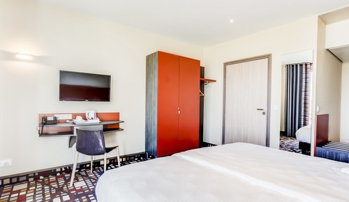 Habitación Confort con 1 cama doble o 2 individuales, accesible para personas con discapacidad