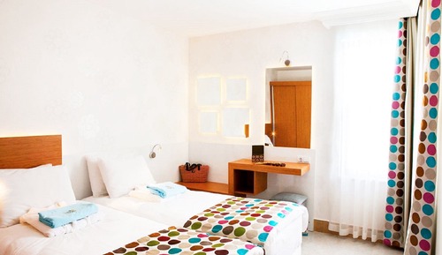 Suite familiar, 2 habitaciones, vistas a la piscina