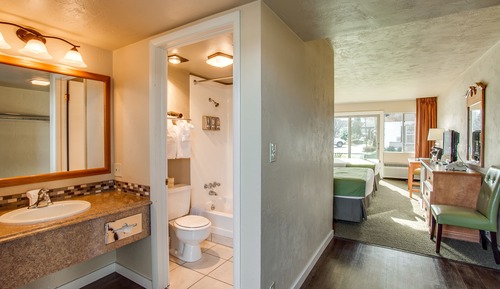 Habitación estándar, 2 camas de matrimonio (Pet-Friendly)