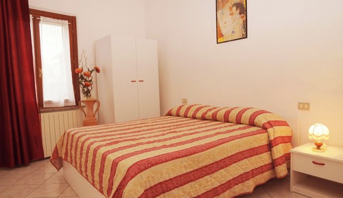 Apartamento, 1 habitación, cocina básica, planta baja
