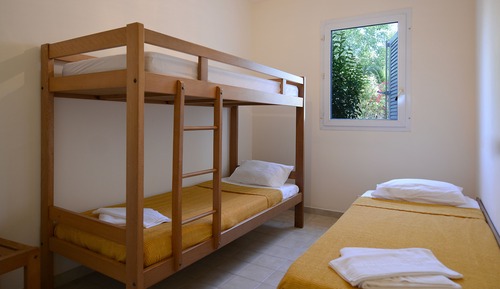 Apartamento, 2 habitaciones, terraza, vistas al jardín