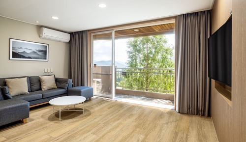 Kensington Deluxe (Remodeling Room / No Kitchenette)
