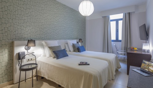 Habitación estándar con 1 cama doble o 2 individuales