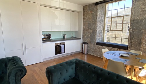 Apartamento, baño privado, vistas al puerto deportivo (22 Mills Bakery)