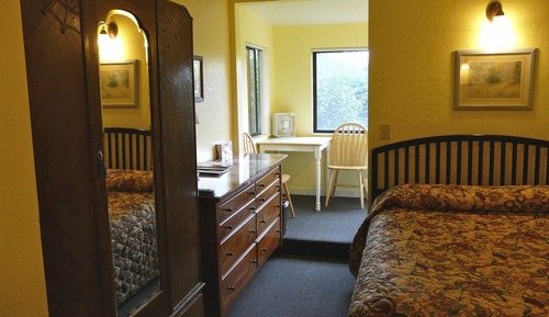 Habitación básica, 1 cama doble, baño compartido