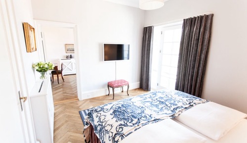 Suite Main Building