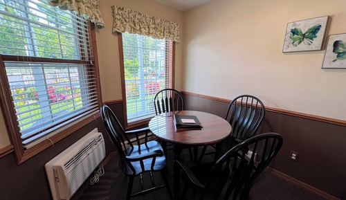 Suite Deluxe (on First Floor only)